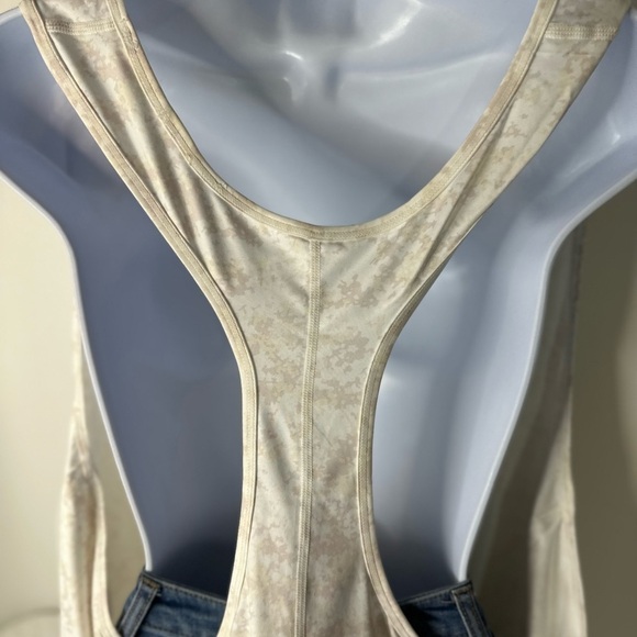 FABLETICS Nwot- Razor Back Tank! - Picture 9 of 11